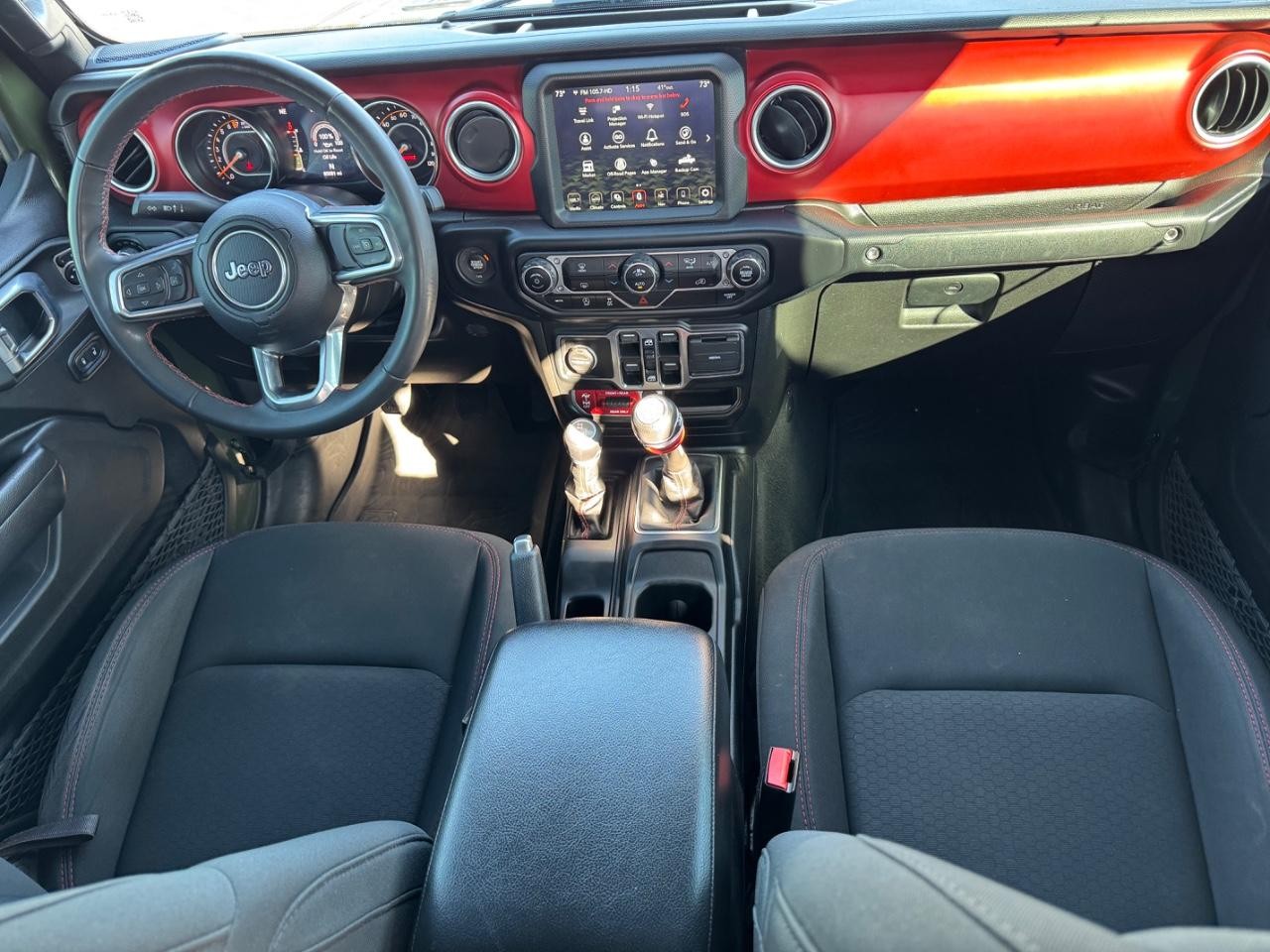 Jeep Gladiator Vehicle Full-screen Gallery Image 11