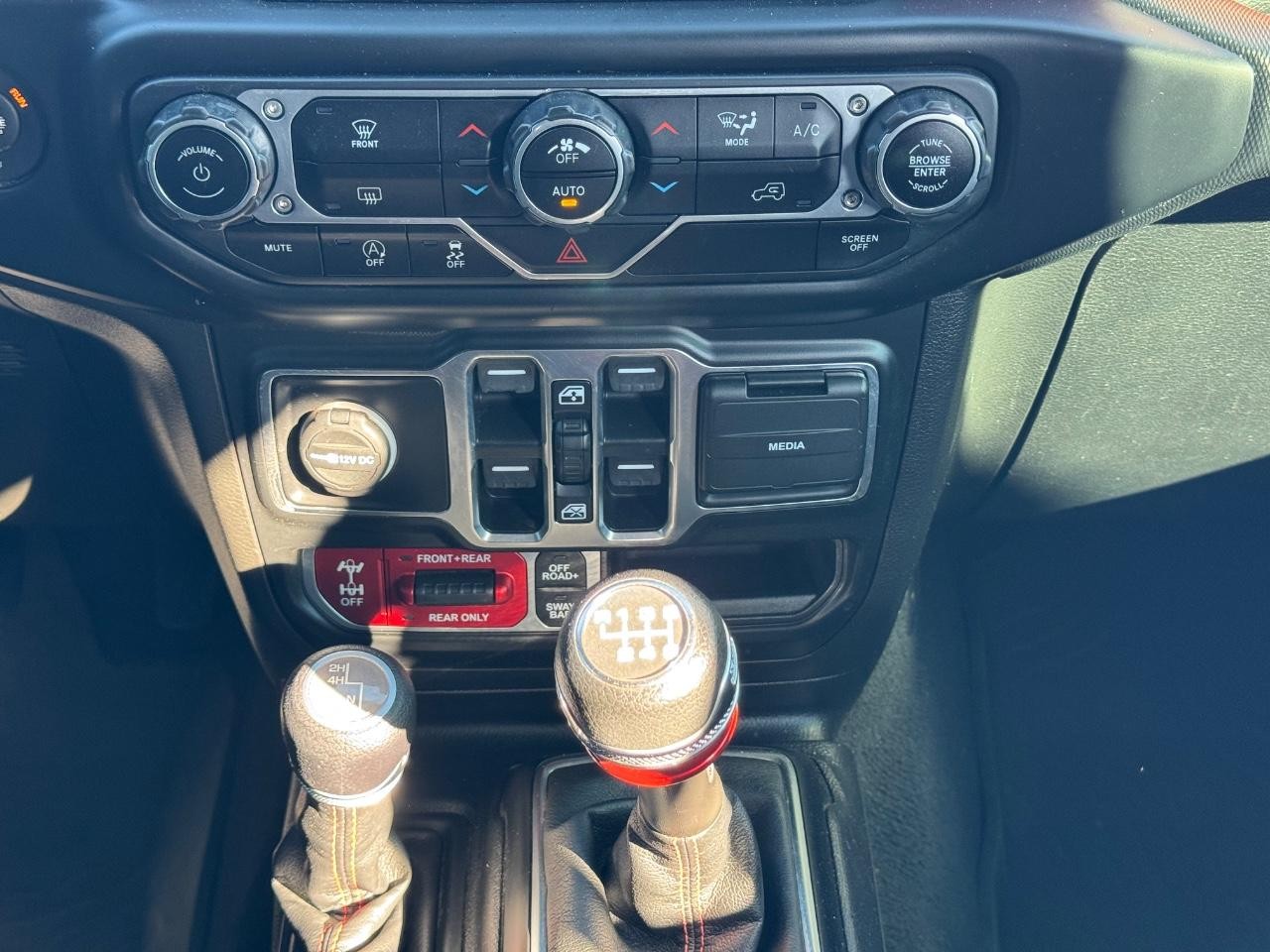 Jeep Gladiator Vehicle Full-screen Gallery Image 14