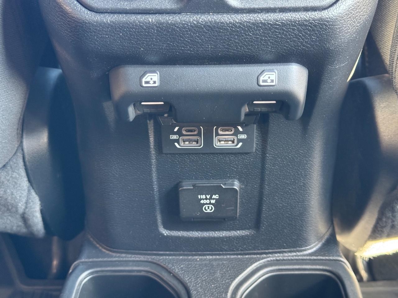 Jeep Gladiator Vehicle Full-screen Gallery Image 16