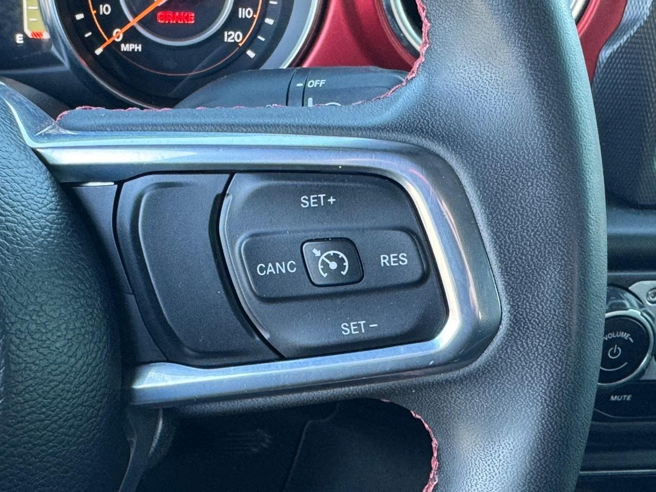 Jeep Gladiator Vehicle Full-screen Gallery Image 21