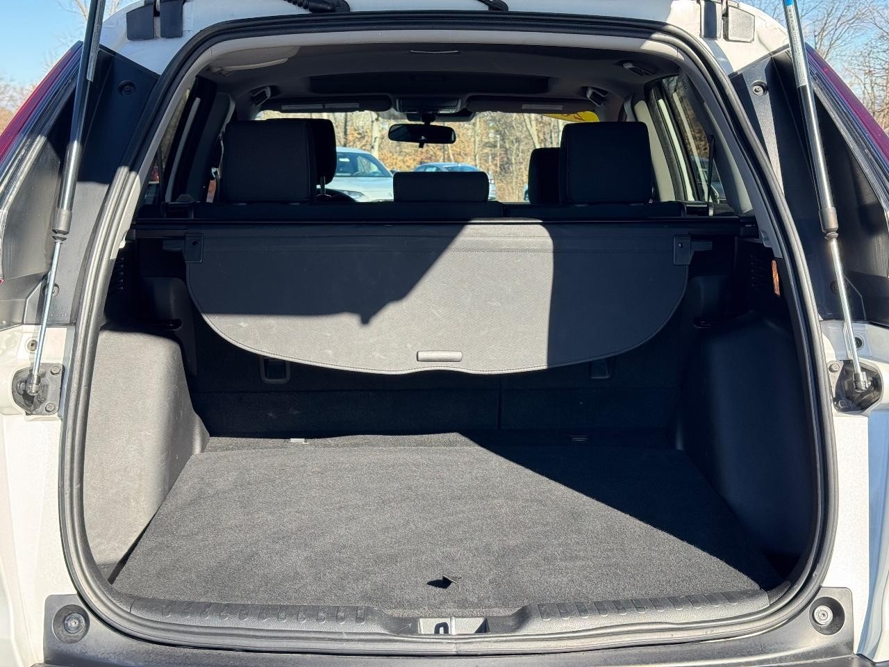 Honda CR-V Vehicle Full-screen Gallery Image 04