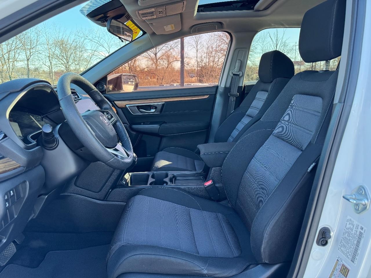 Honda CR-V Vehicle Full-screen Gallery Image 17