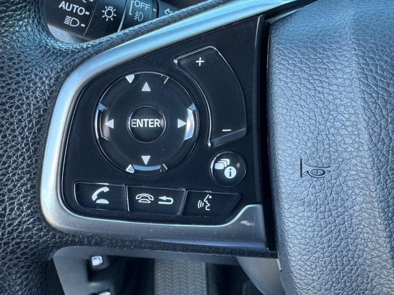 Honda CR-V Vehicle Full-screen Gallery Image 20