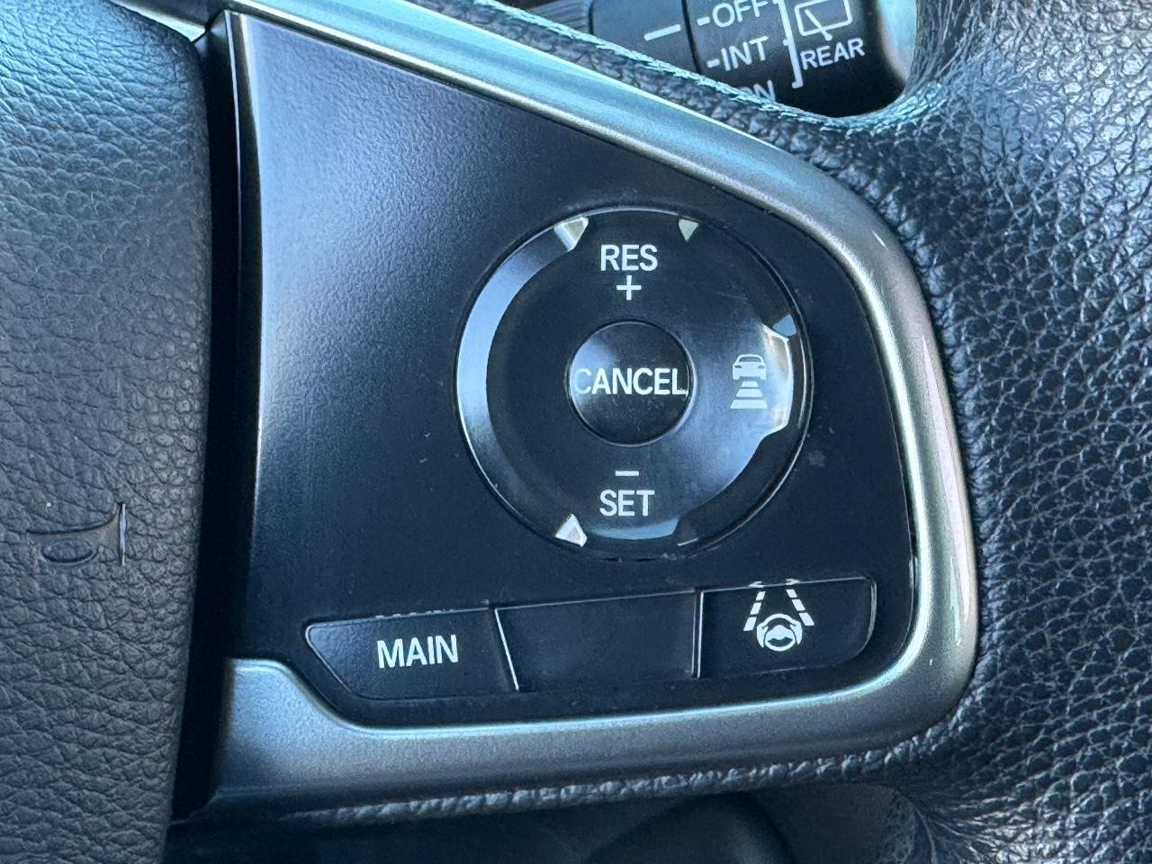 Honda CR-V Vehicle Full-screen Gallery Image 21