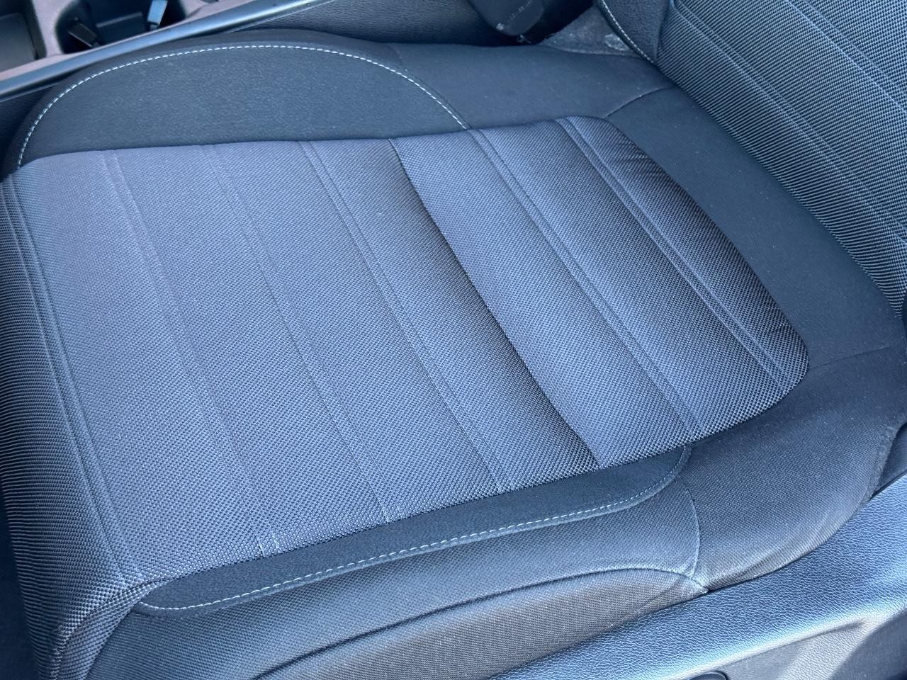 Honda CR-V Vehicle Full-screen Gallery Image 25