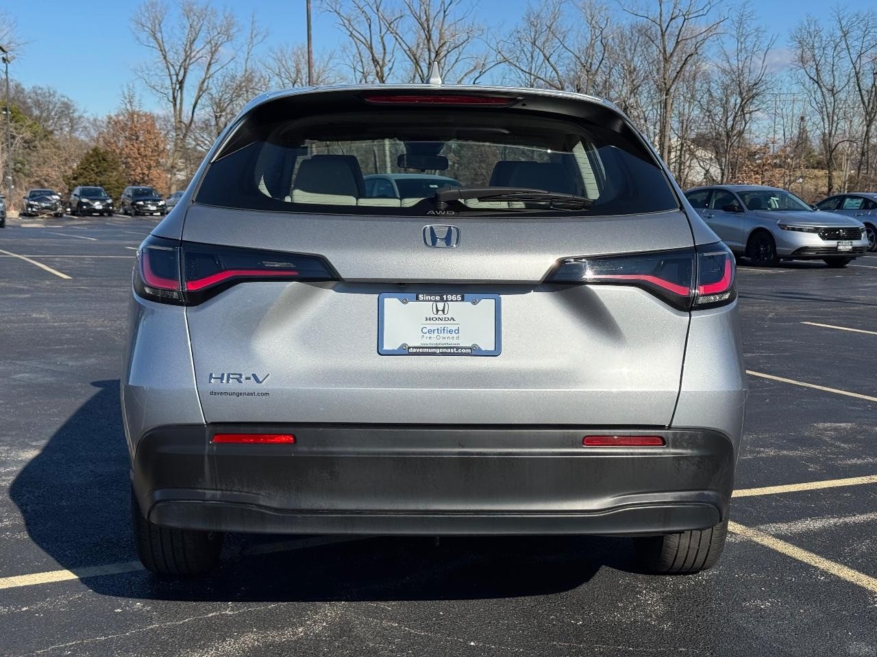 Honda HR-V Vehicle Full-screen Gallery Image 05