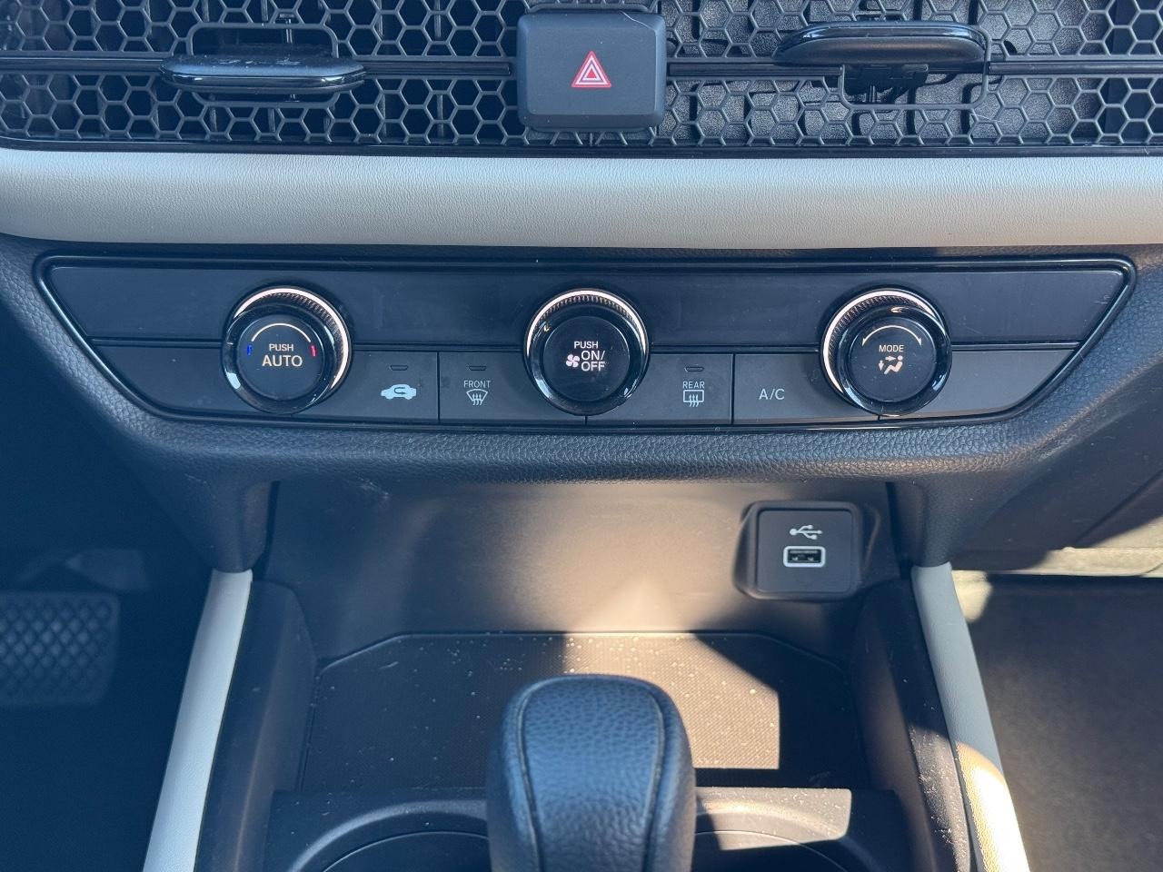 Honda HR-V Vehicle Full-screen Gallery Image 14