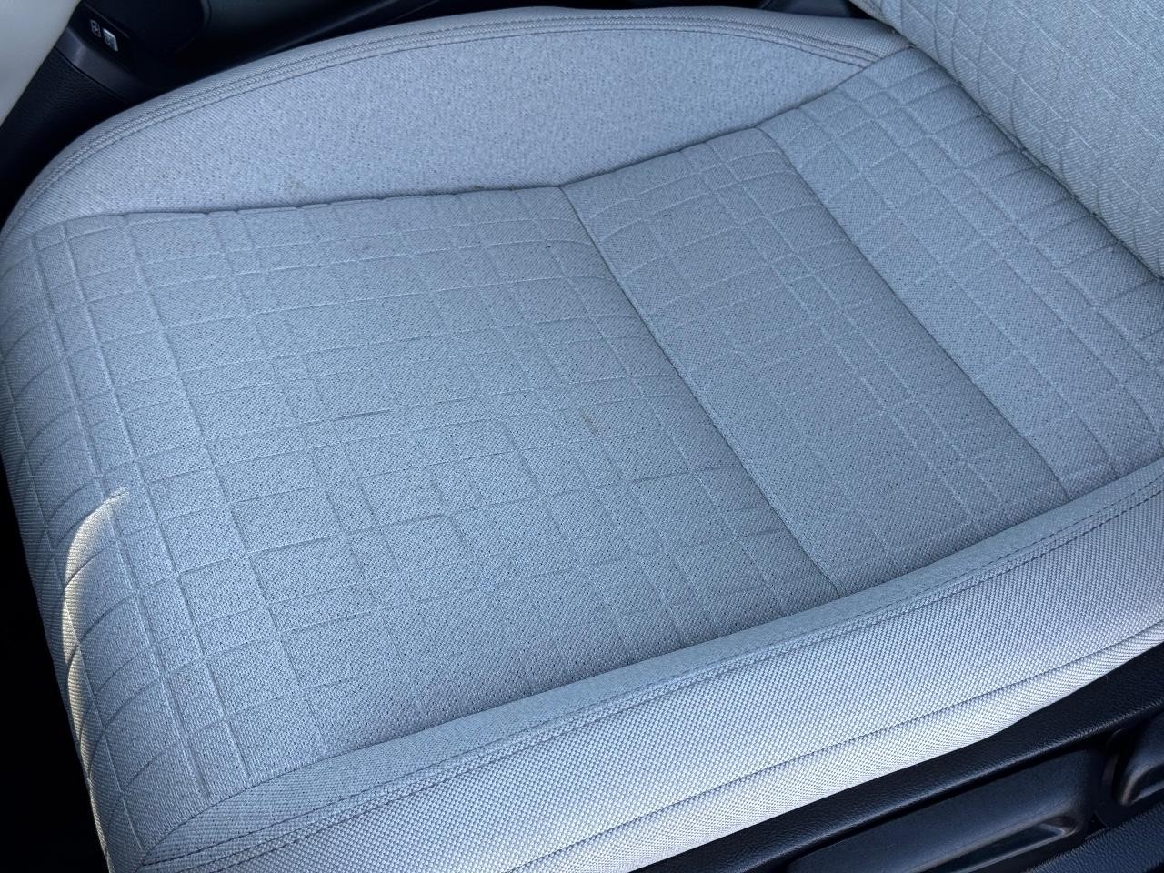 Honda HR-V Vehicle Full-screen Gallery Image 24