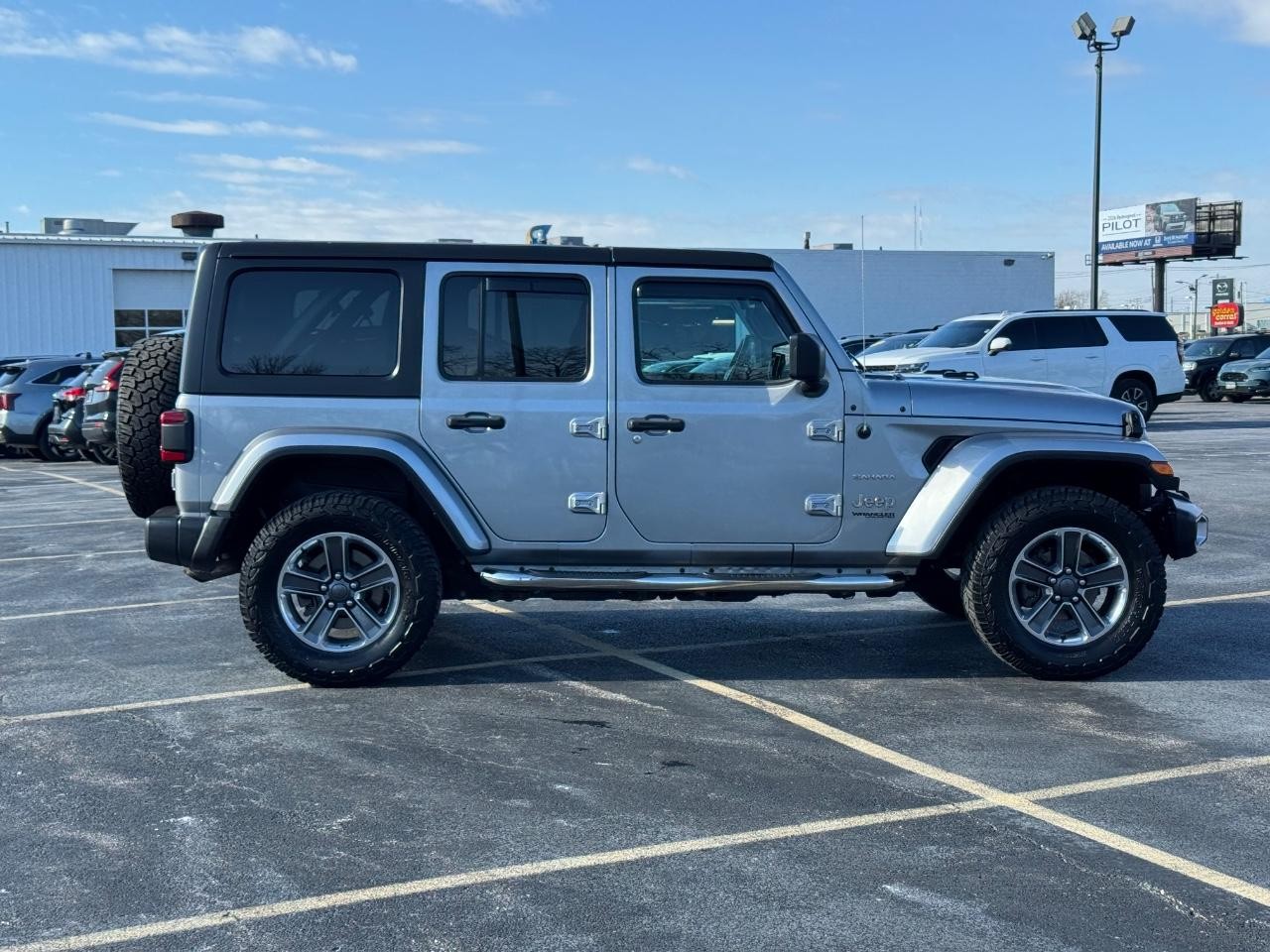 Jeep Wrangler Unlimited Vehicle Full-screen Gallery Image 02