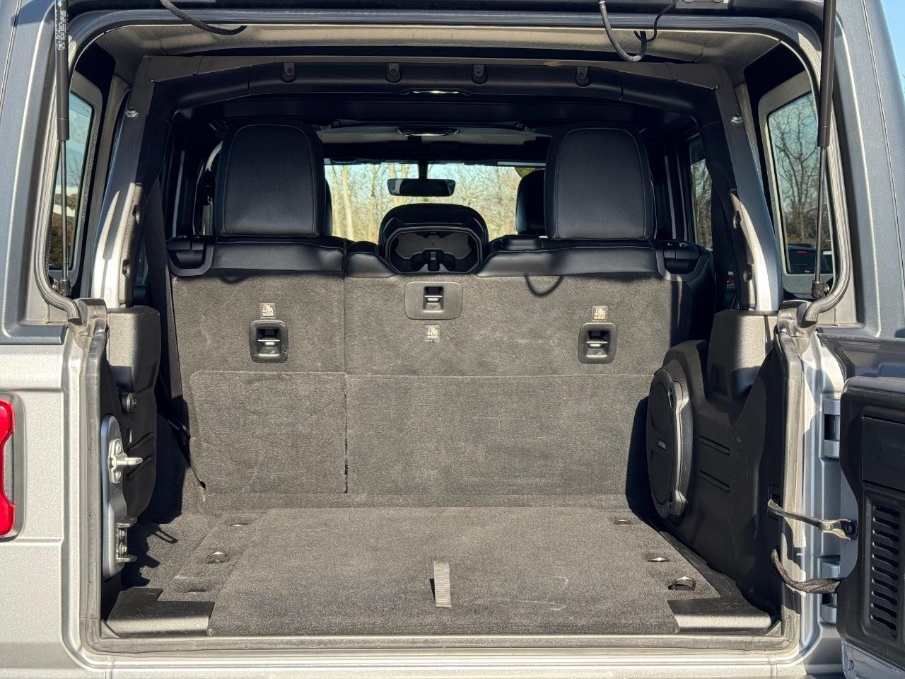 Jeep Wrangler Unlimited Vehicle Full-screen Gallery Image 04