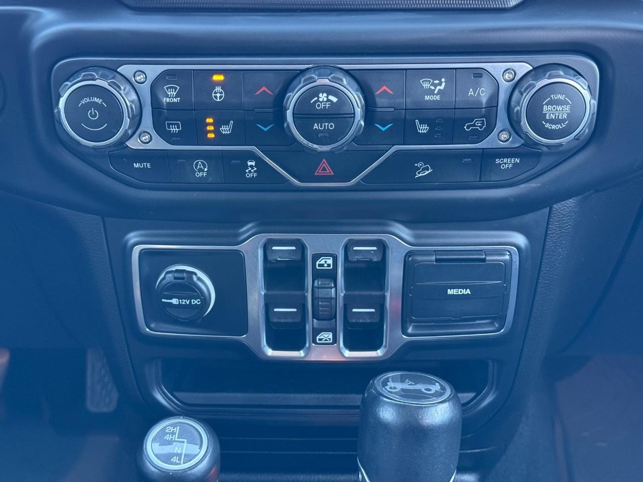 Jeep Wrangler Unlimited Vehicle Full-screen Gallery Image 14