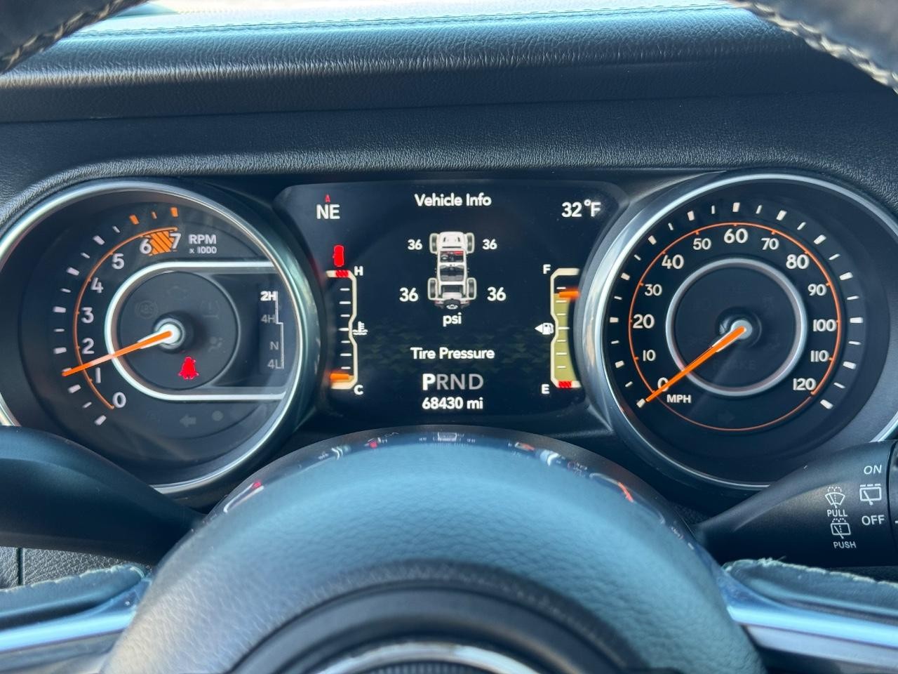 Jeep Wrangler Unlimited Vehicle Full-screen Gallery Image 21