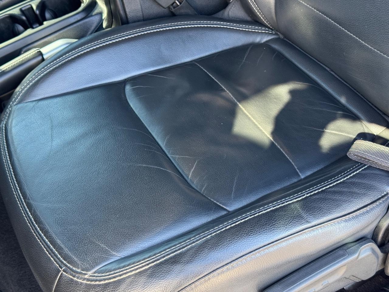 Jeep Wrangler Unlimited Vehicle Full-screen Gallery Image 26