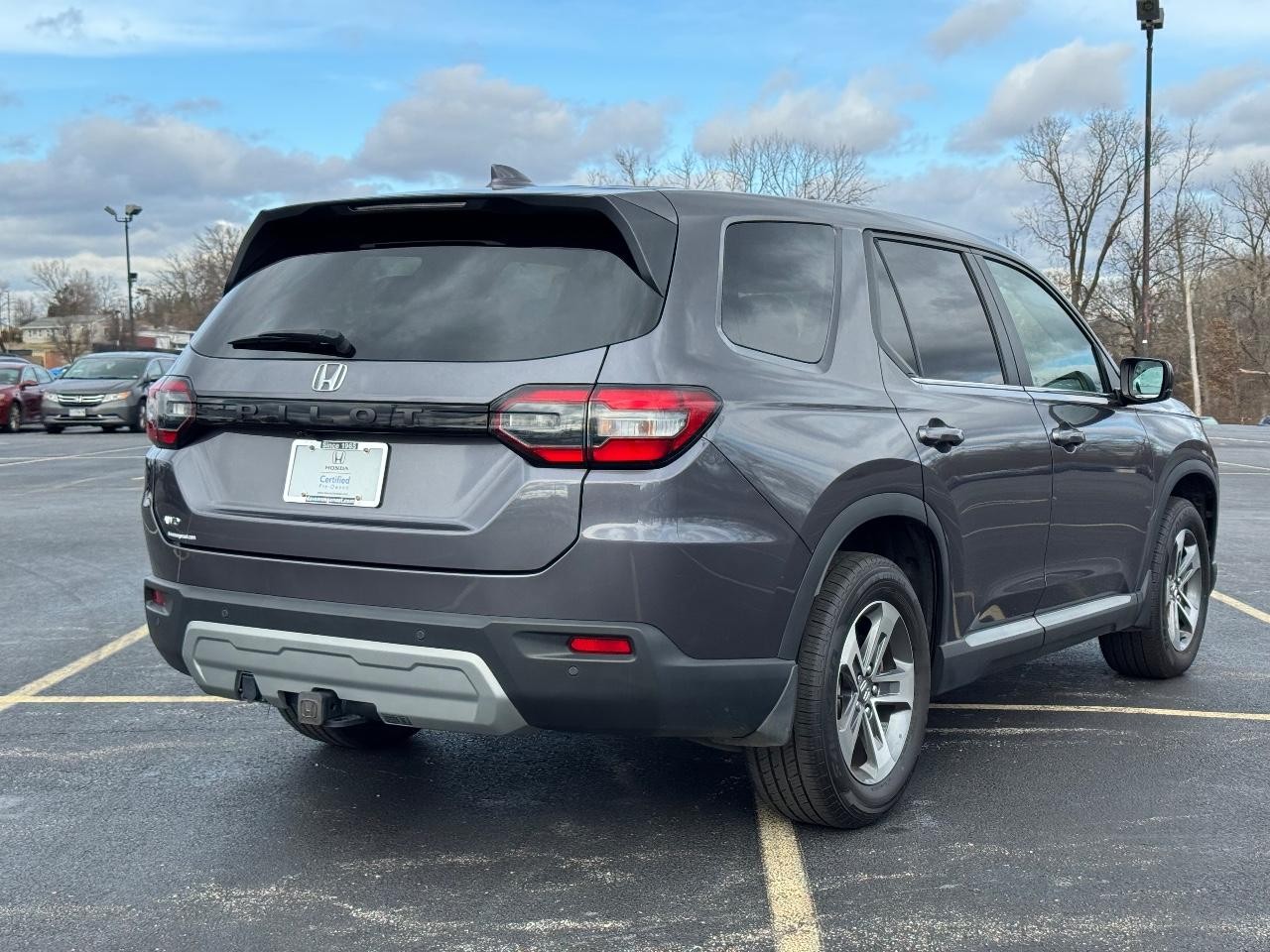 Honda Pilot Vehicle Full-screen Gallery Image 03