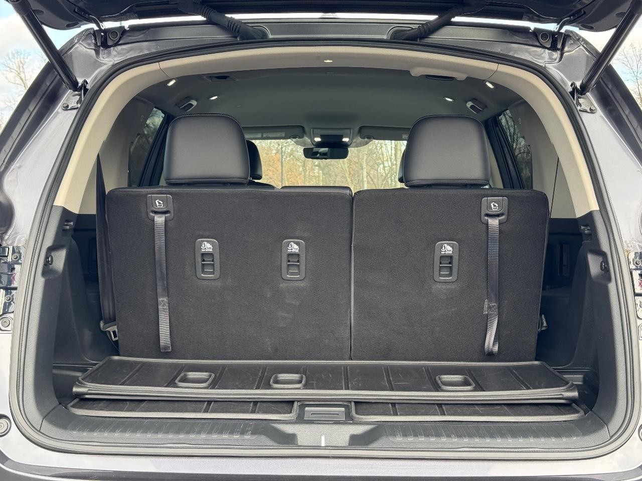 Honda Pilot Vehicle Full-screen Gallery Image 04