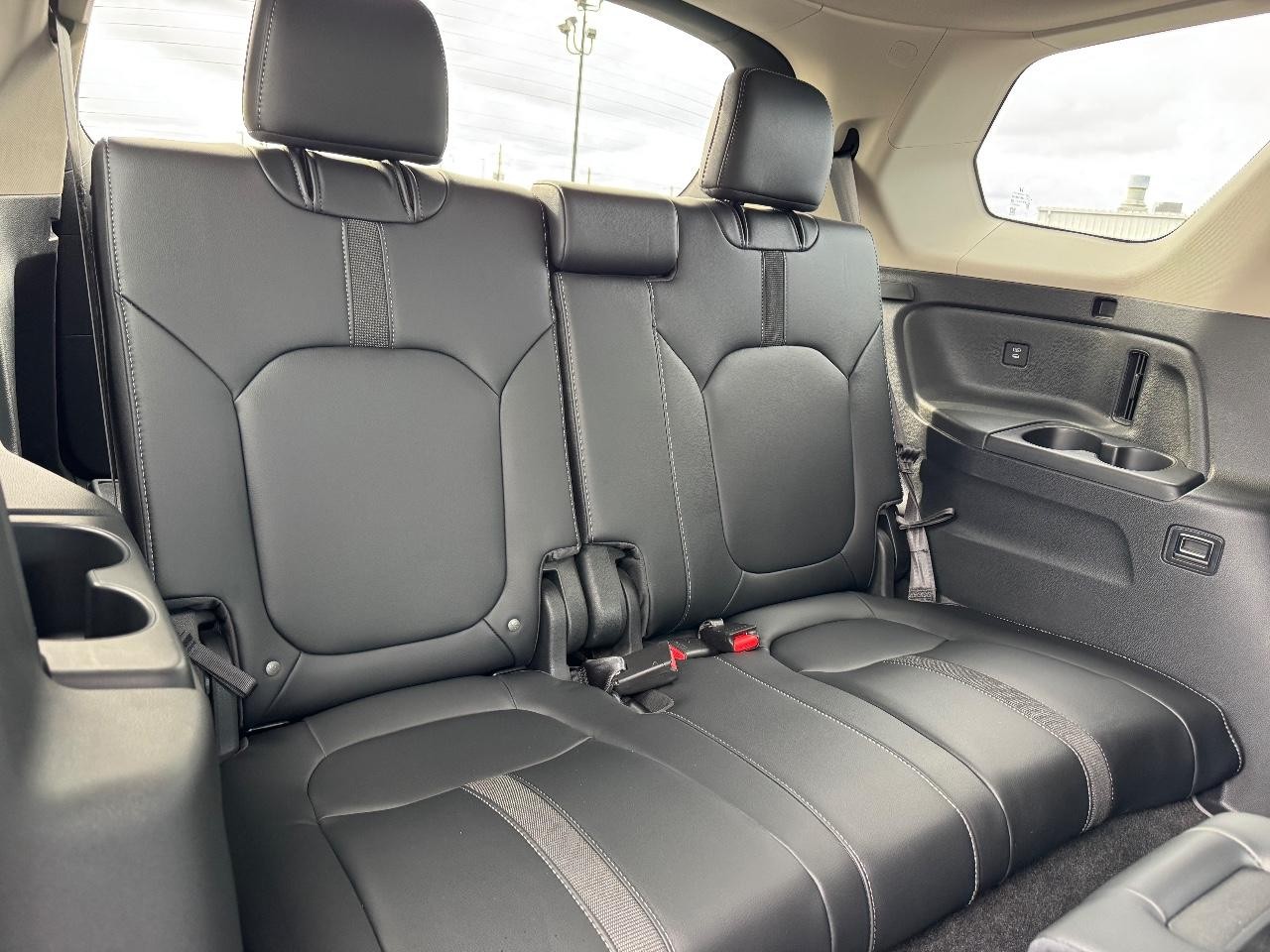 Honda Pilot Vehicle Full-screen Gallery Image 11