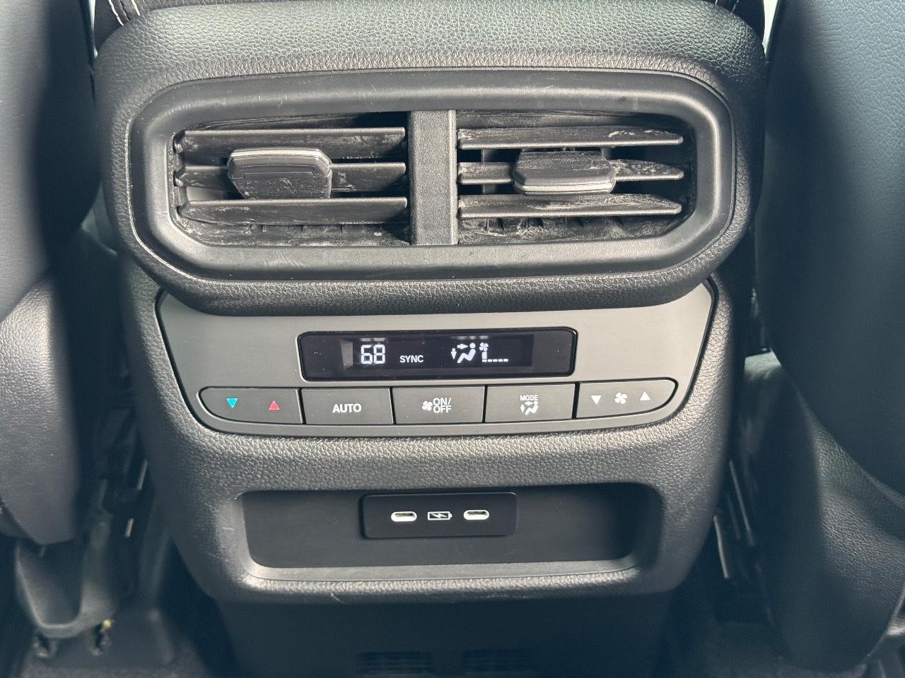 Honda Pilot Vehicle Full-screen Gallery Image 17