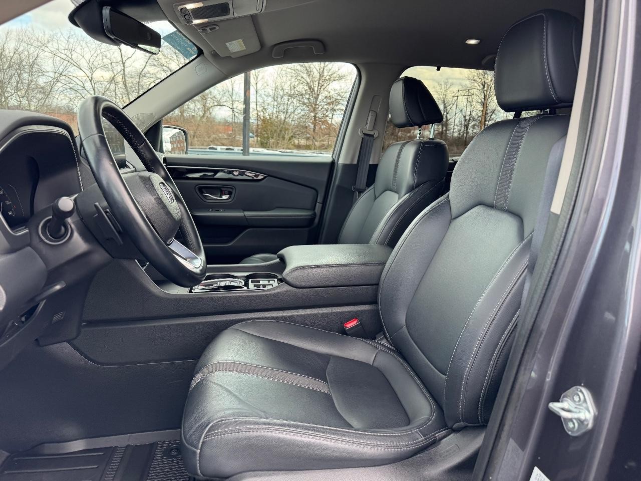 Honda Pilot Vehicle Full-screen Gallery Image 19