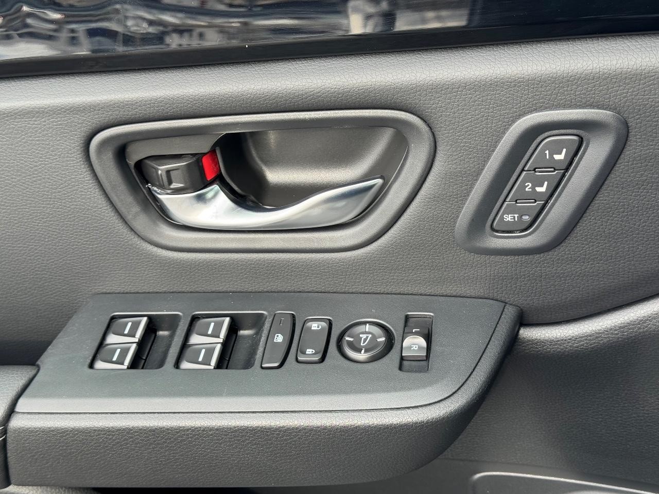 Honda Pilot Vehicle Full-screen Gallery Image 25