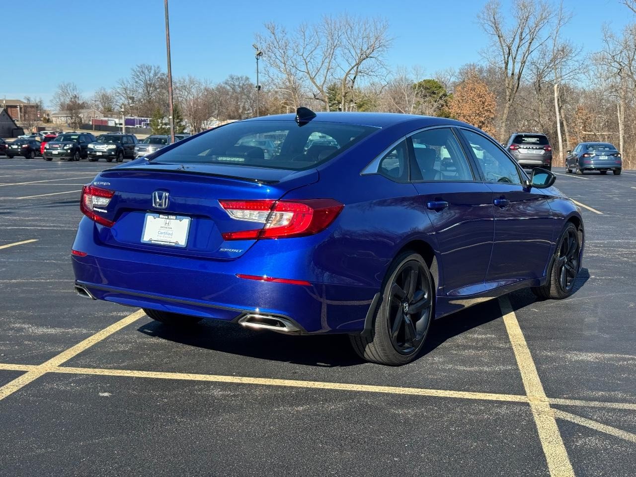 Honda Accord Sedan Vehicle Full-screen Gallery Image 03