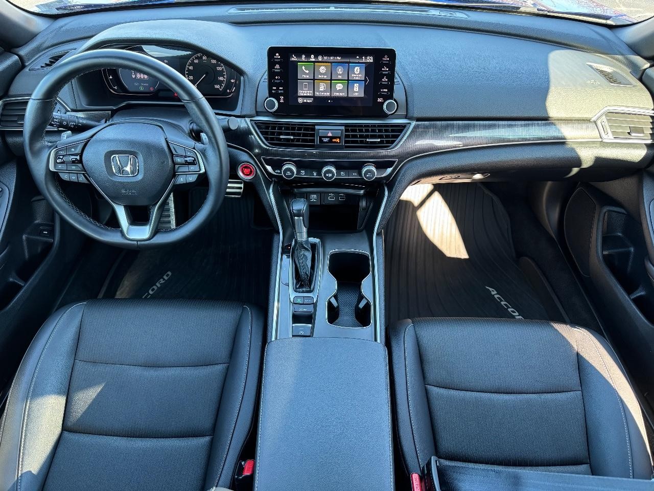 Honda Accord Sedan Vehicle Full-screen Gallery Image 11
