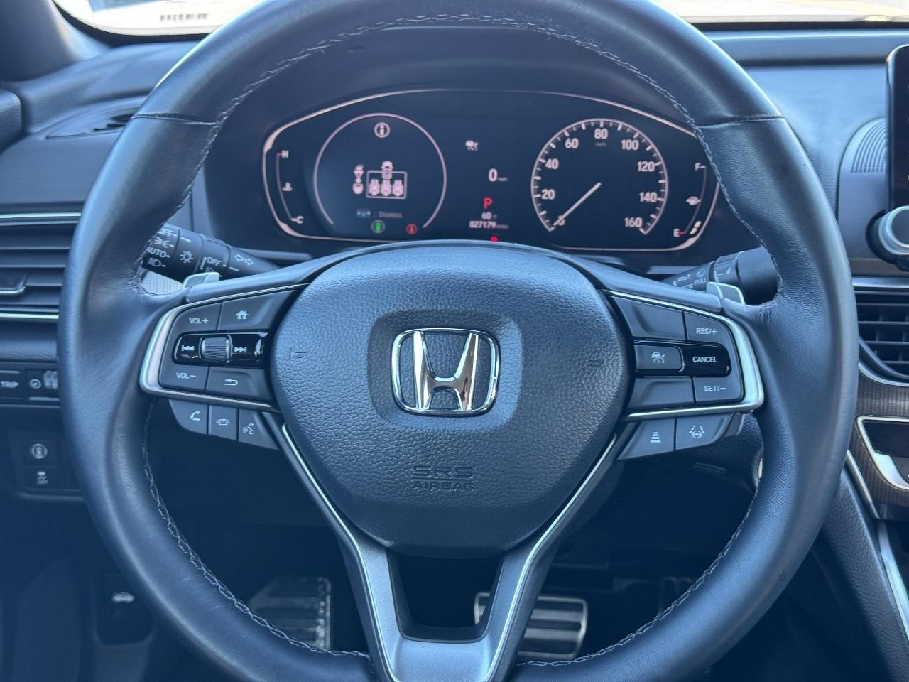 Honda Accord Sedan Vehicle Full-screen Gallery Image 12