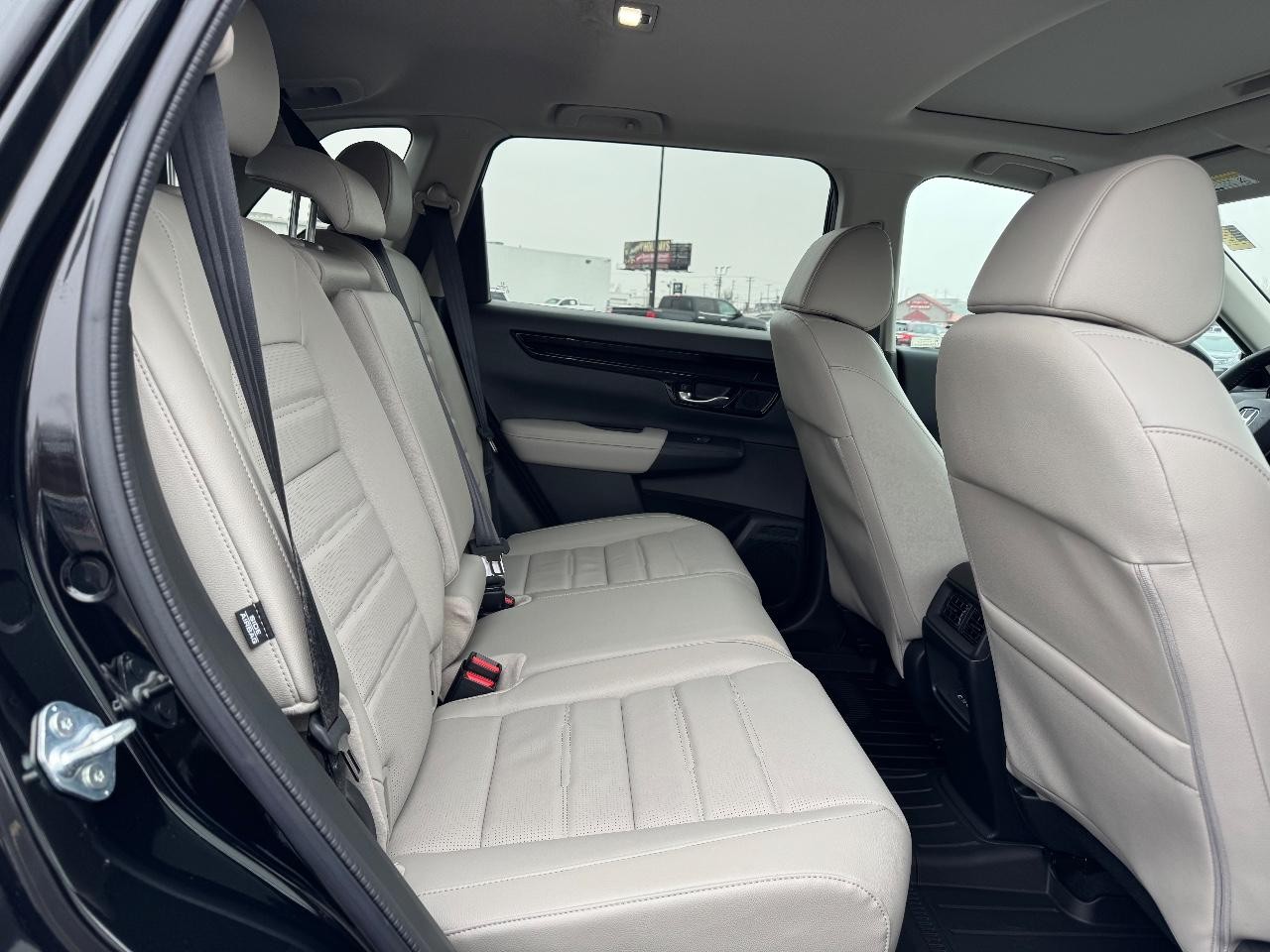 Honda CR-V Vehicle Full-screen Gallery Image 10