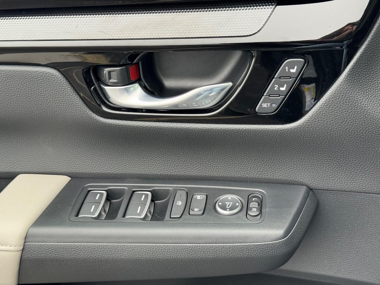 Honda CR-V Vehicle Full-screen Gallery Image 25