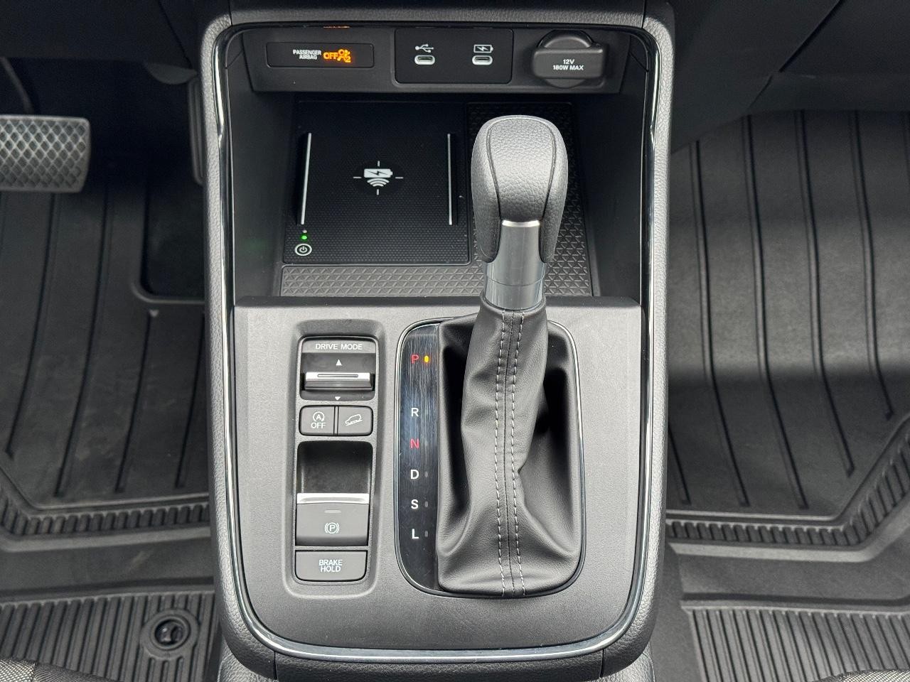 Honda CR-V Vehicle Full-screen Gallery Image 15