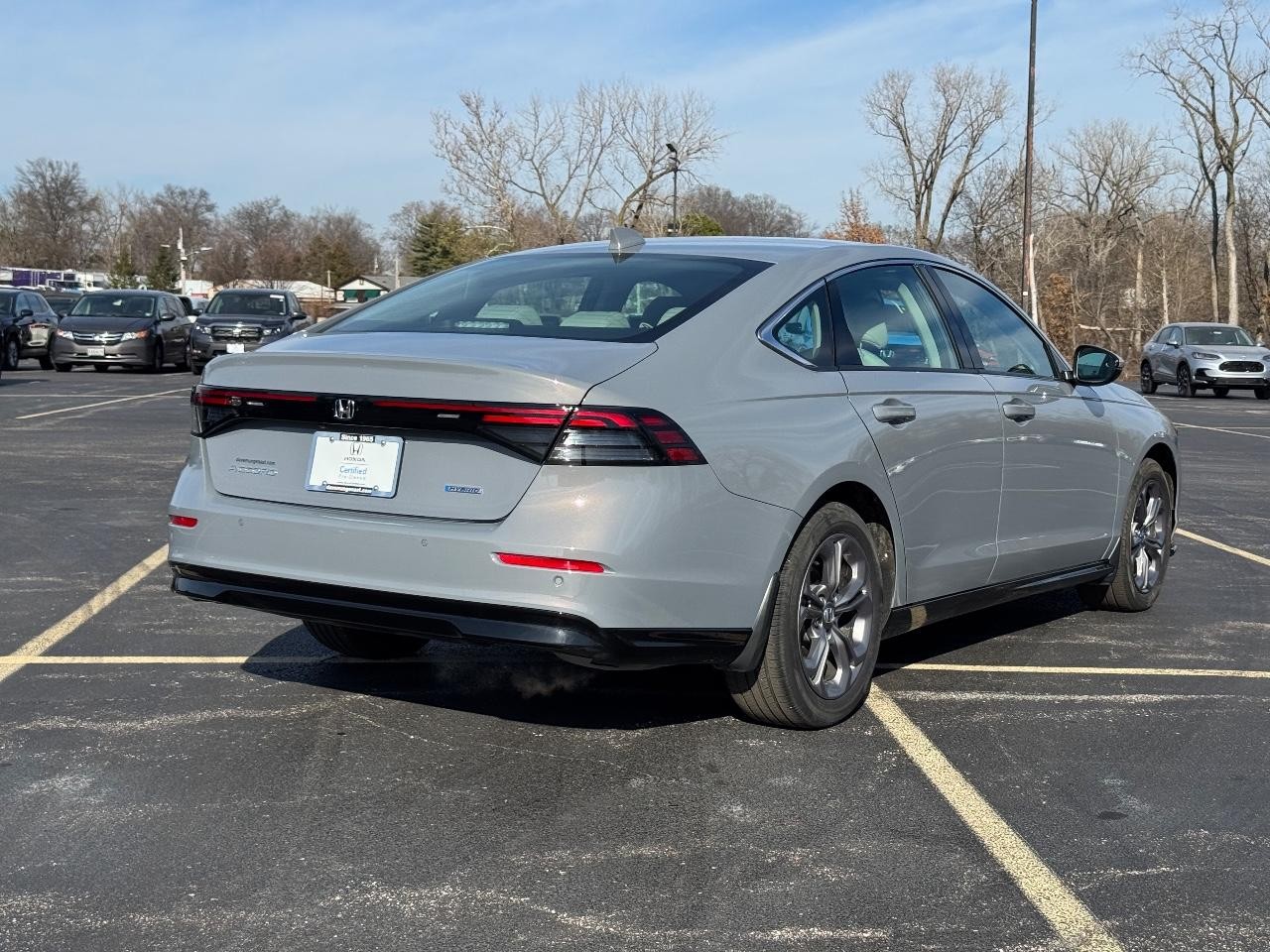 Honda Accord Hybrid Vehicle Full-screen Gallery Image 03