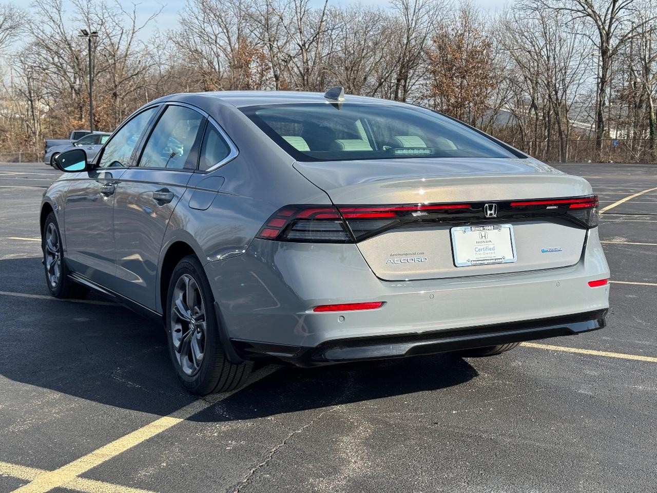 Honda Accord Hybrid Vehicle Full-screen Gallery Image 06