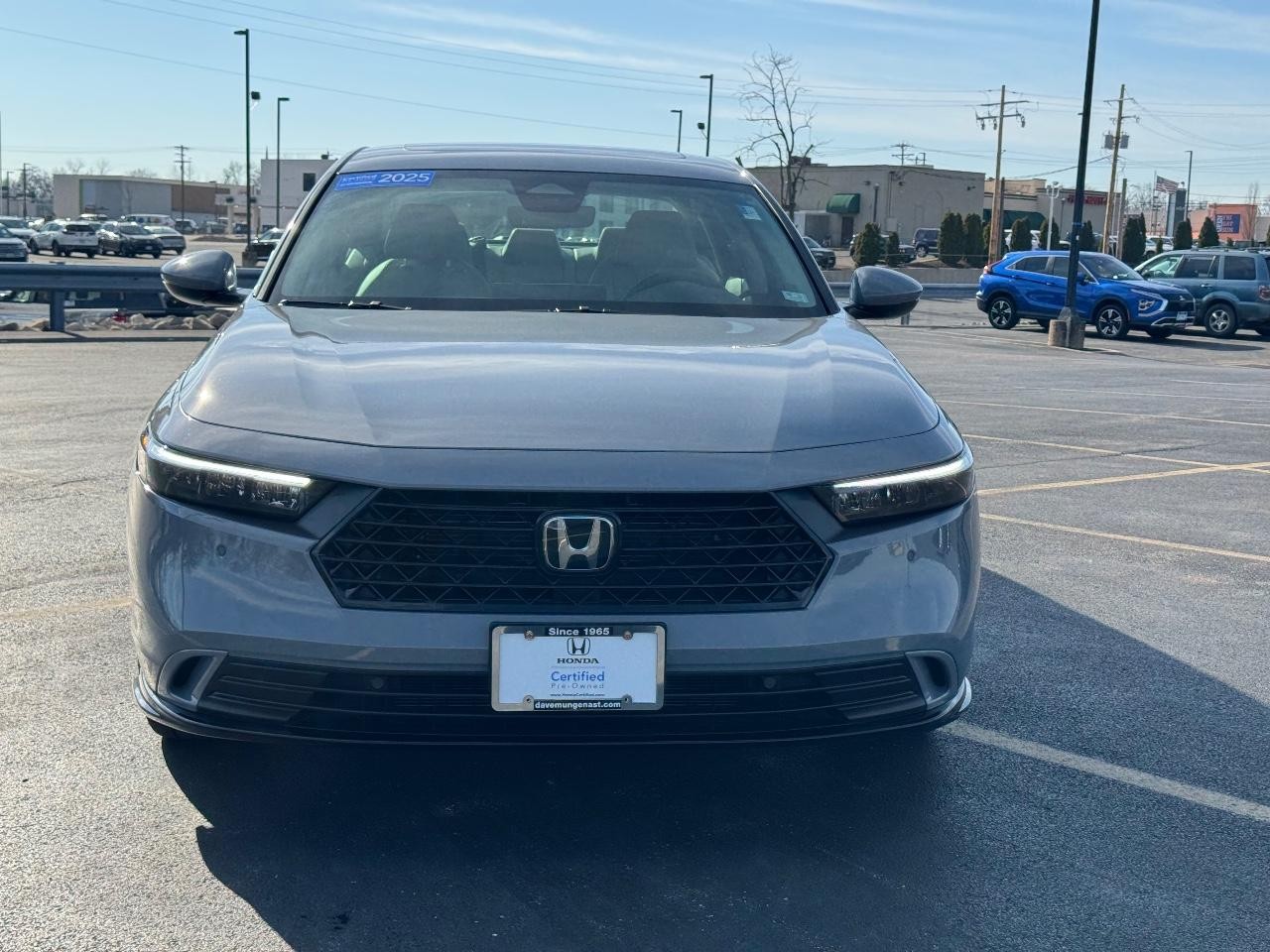 Honda Accord Hybrid Vehicle Full-screen Gallery Image 09