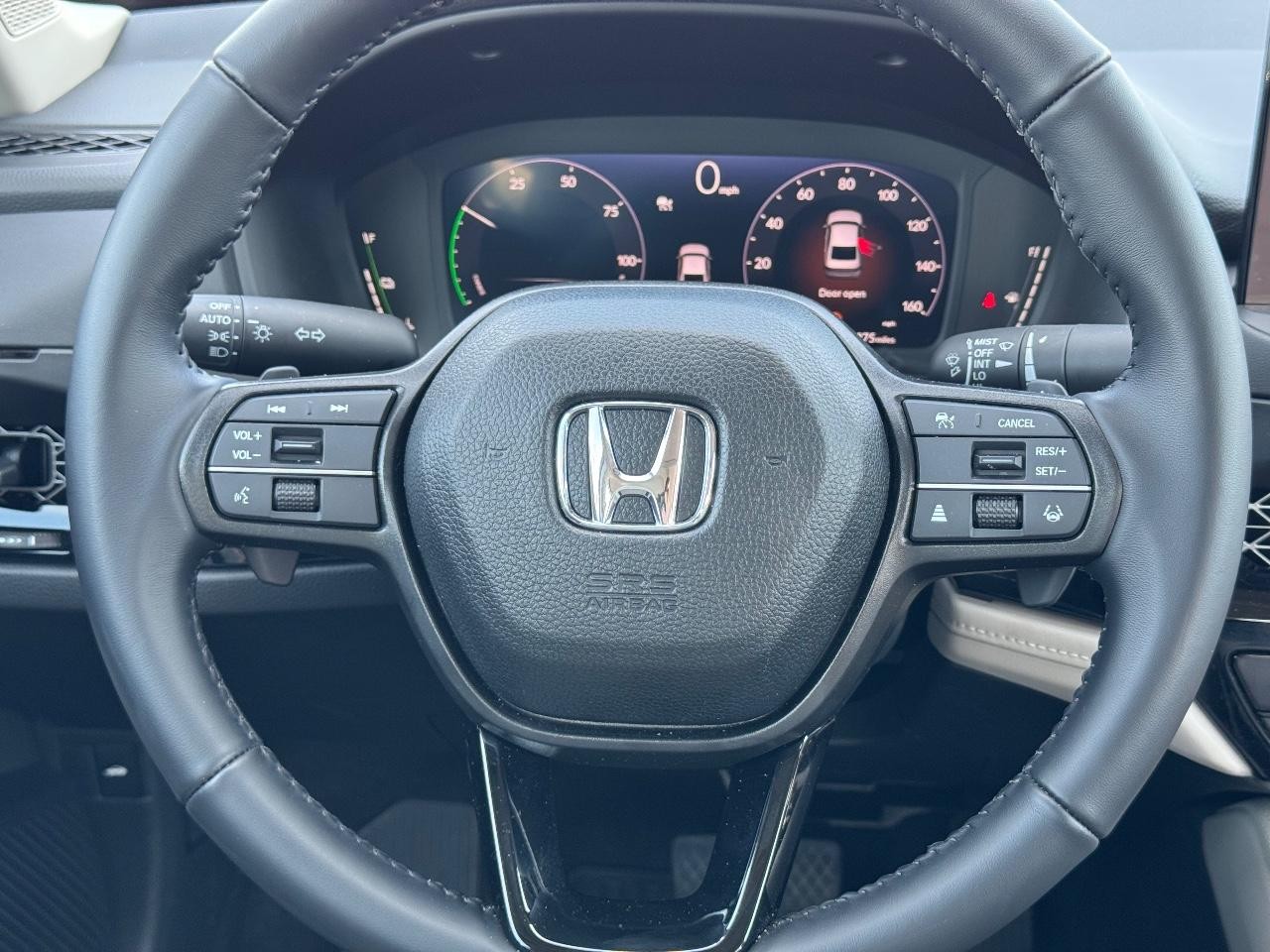 Honda Accord Hybrid Vehicle Full-screen Gallery Image 12