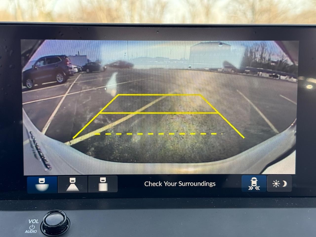 Honda Accord Hybrid Vehicle Full-screen Gallery Image 23