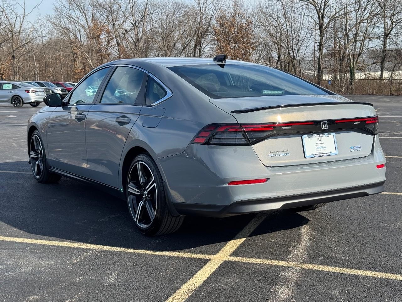 Honda Accord Hybrid Vehicle Full-screen Gallery Image 06