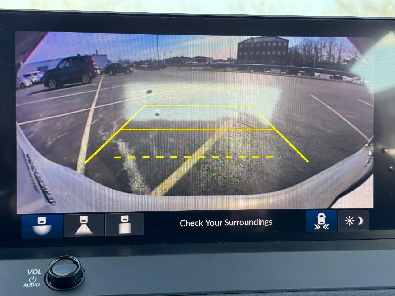 Honda Accord Hybrid Vehicle Full-screen Gallery Image 23