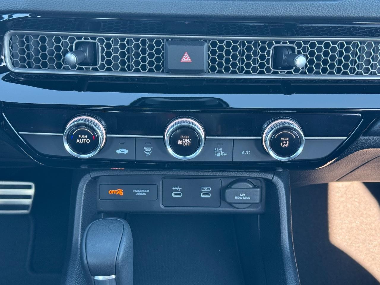 Honda Civic Sedan Vehicle Full-screen Gallery Image 14