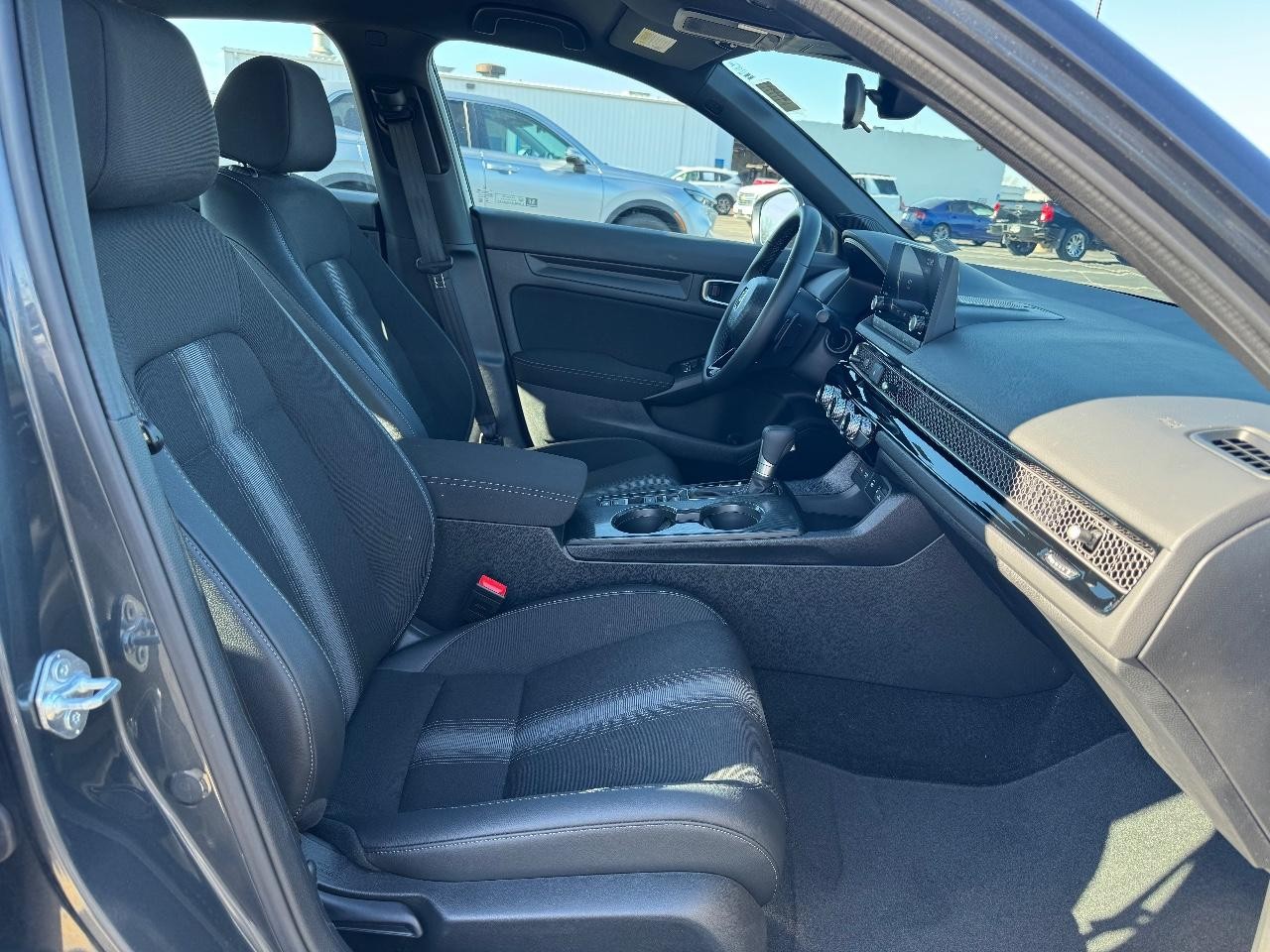 Honda Civic Sedan Vehicle Full-screen Gallery Image 16