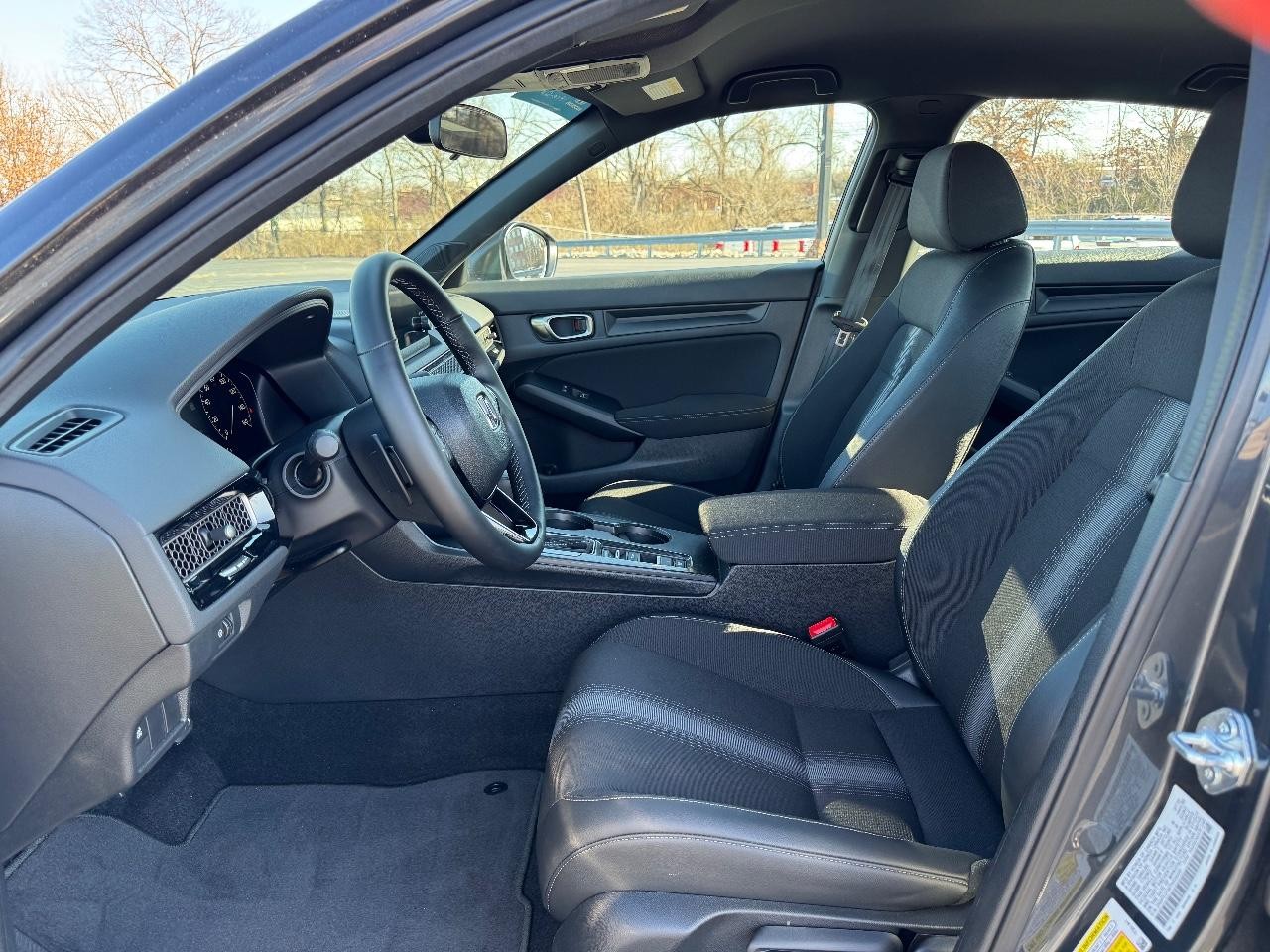 Honda Civic Sedan Vehicle Full-screen Gallery Image 17