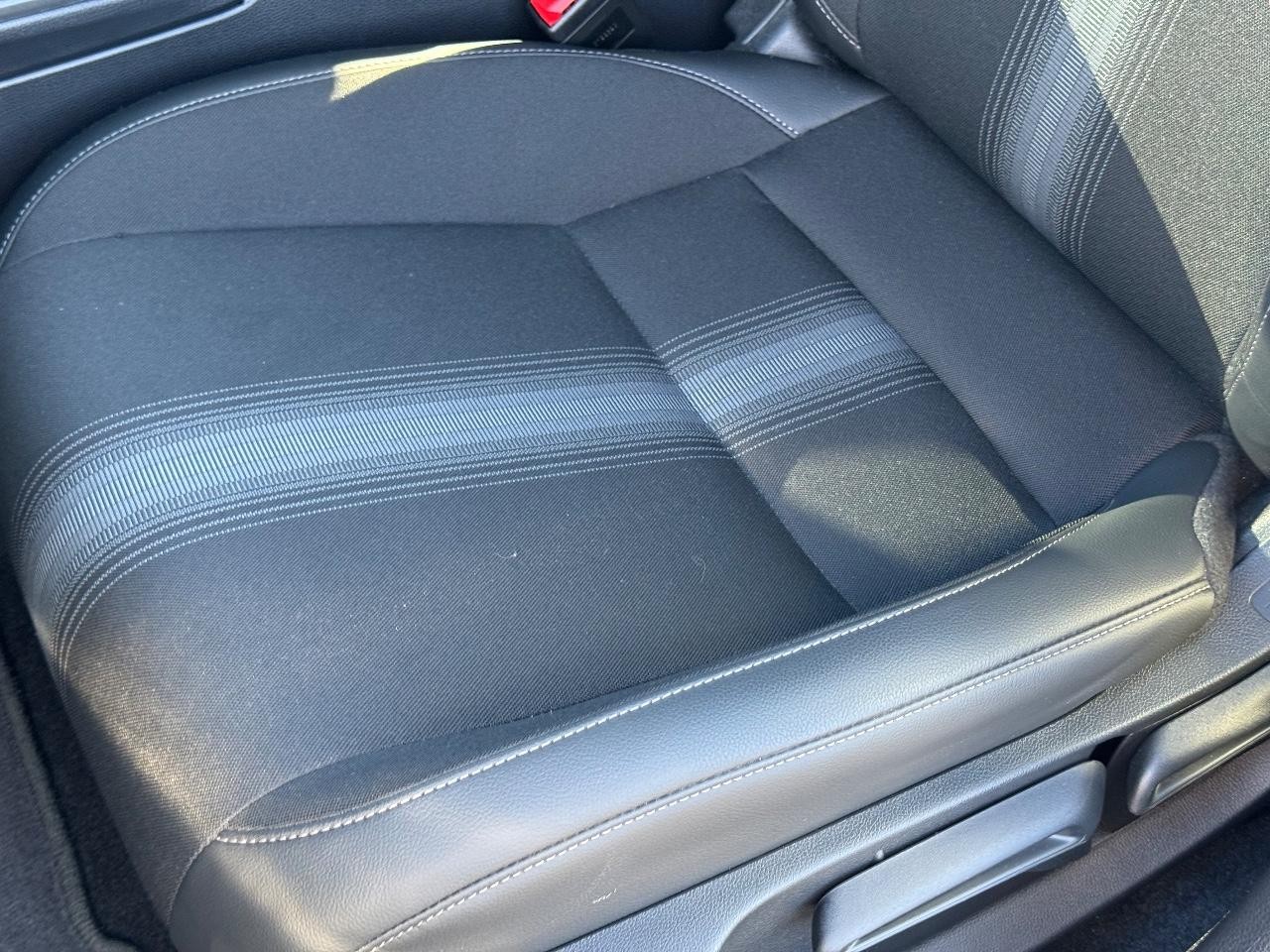 Honda Civic Sedan Vehicle Full-screen Gallery Image 24