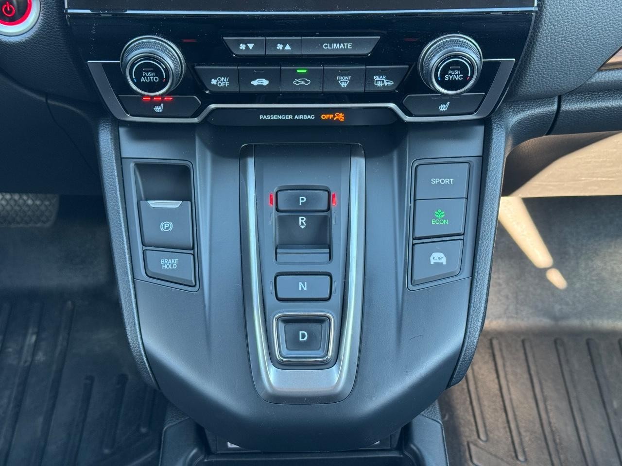 Honda CR-V Hybrid Vehicle Full-screen Gallery Image 14