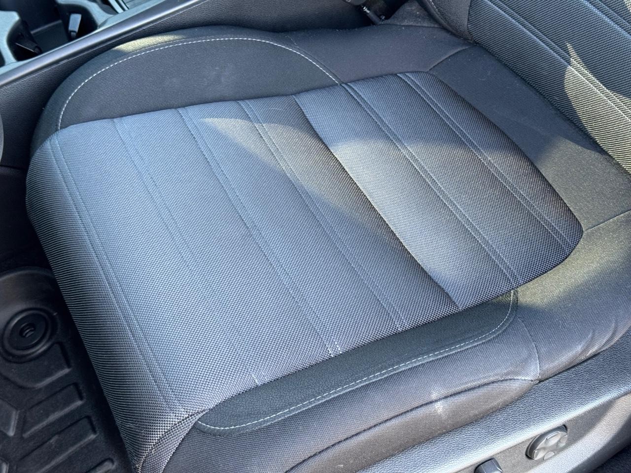 Honda CR-V Hybrid Vehicle Full-screen Gallery Image 45