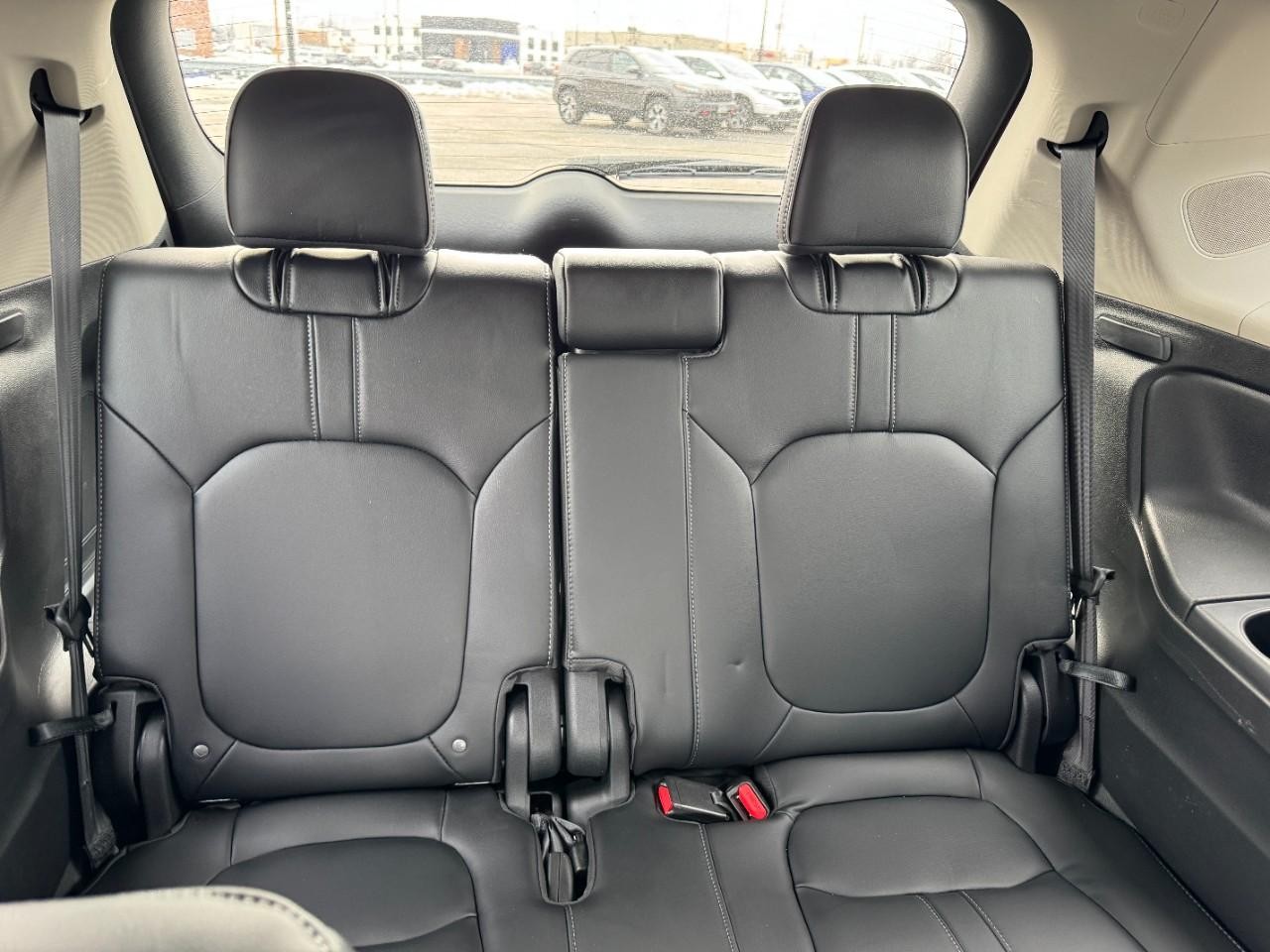 Honda Pilot Vehicle Full-screen Gallery Image 17