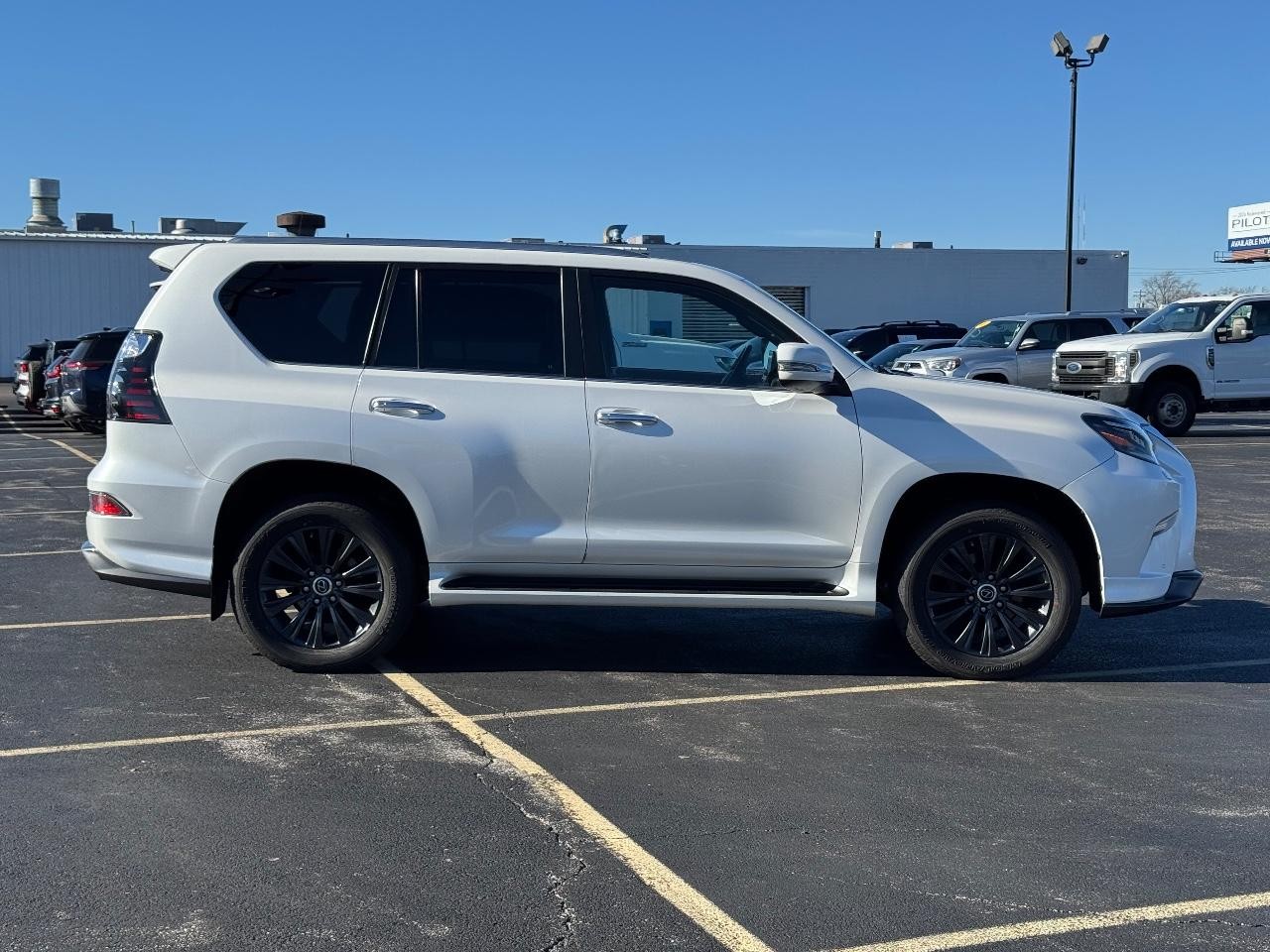 Lexus GX Vehicle Full-screen Gallery Image 02