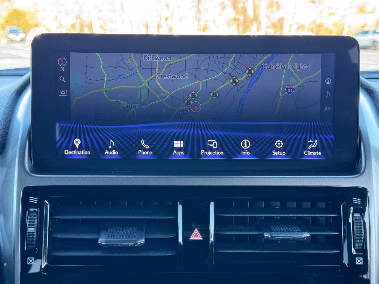 Lexus GX Vehicle Full-screen Gallery Image 14