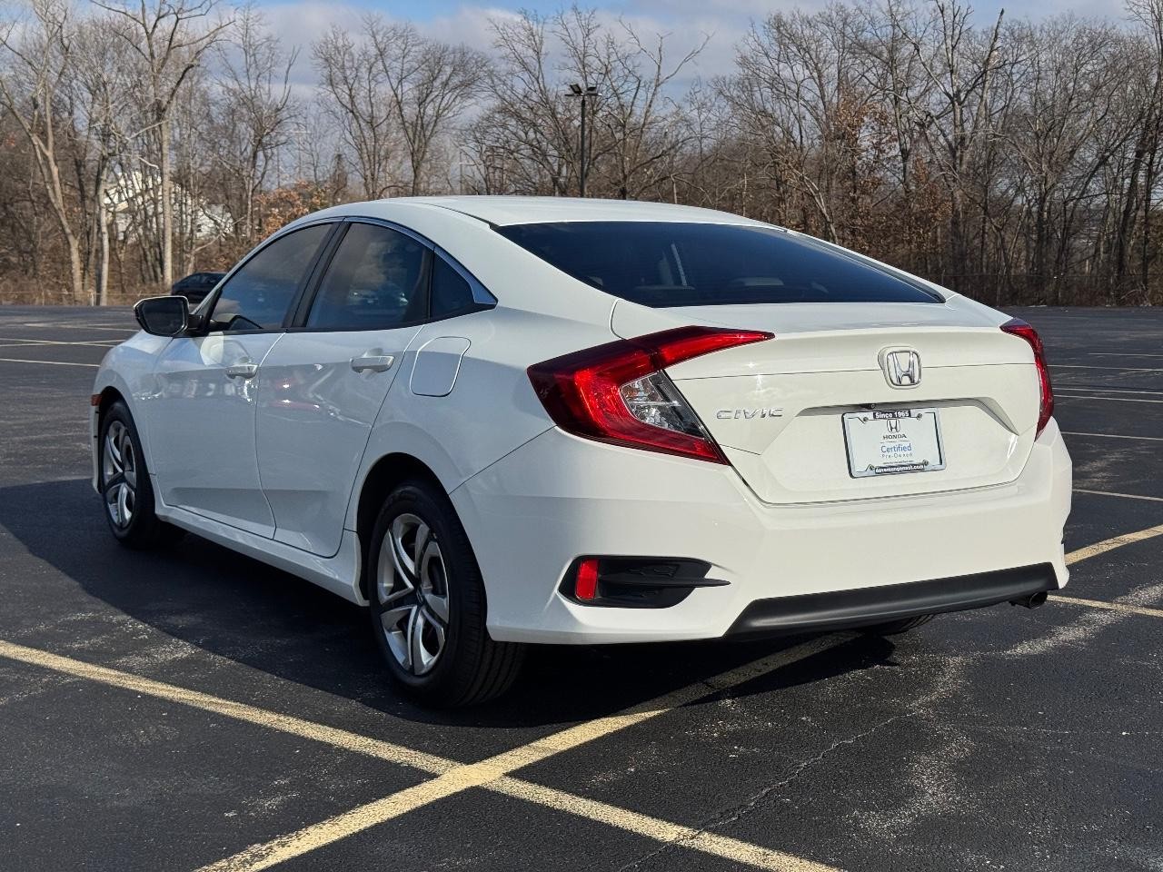 Honda Civic Sedan Vehicle Full-screen Gallery Image 06