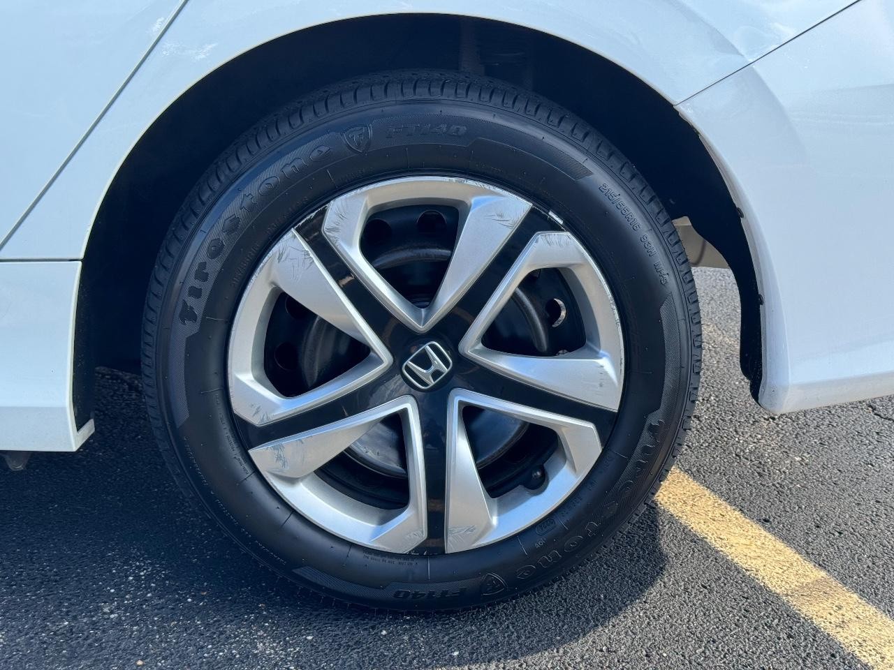 Honda Civic Sedan Vehicle Full-screen Gallery Image 07