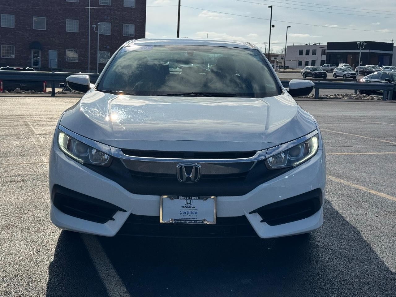 Honda Civic Sedan Vehicle Full-screen Gallery Image 09