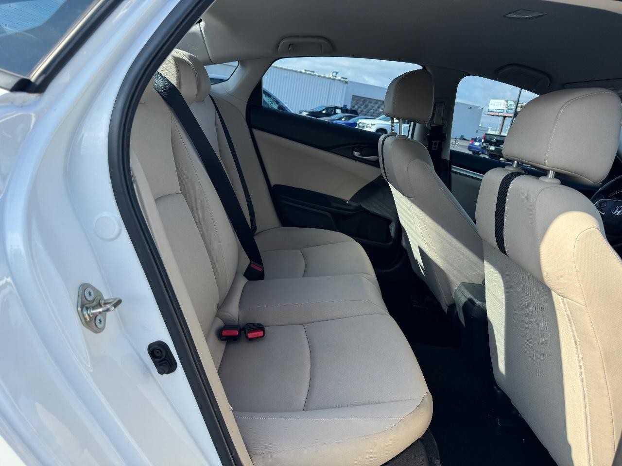 Honda Civic Sedan Vehicle Full-screen Gallery Image 10