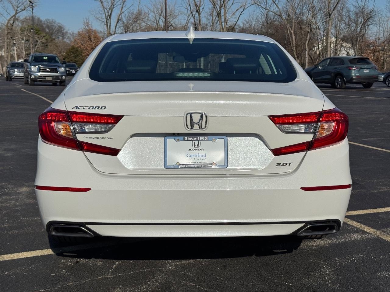 Honda Accord Sedan Vehicle Full-screen Gallery Image 05